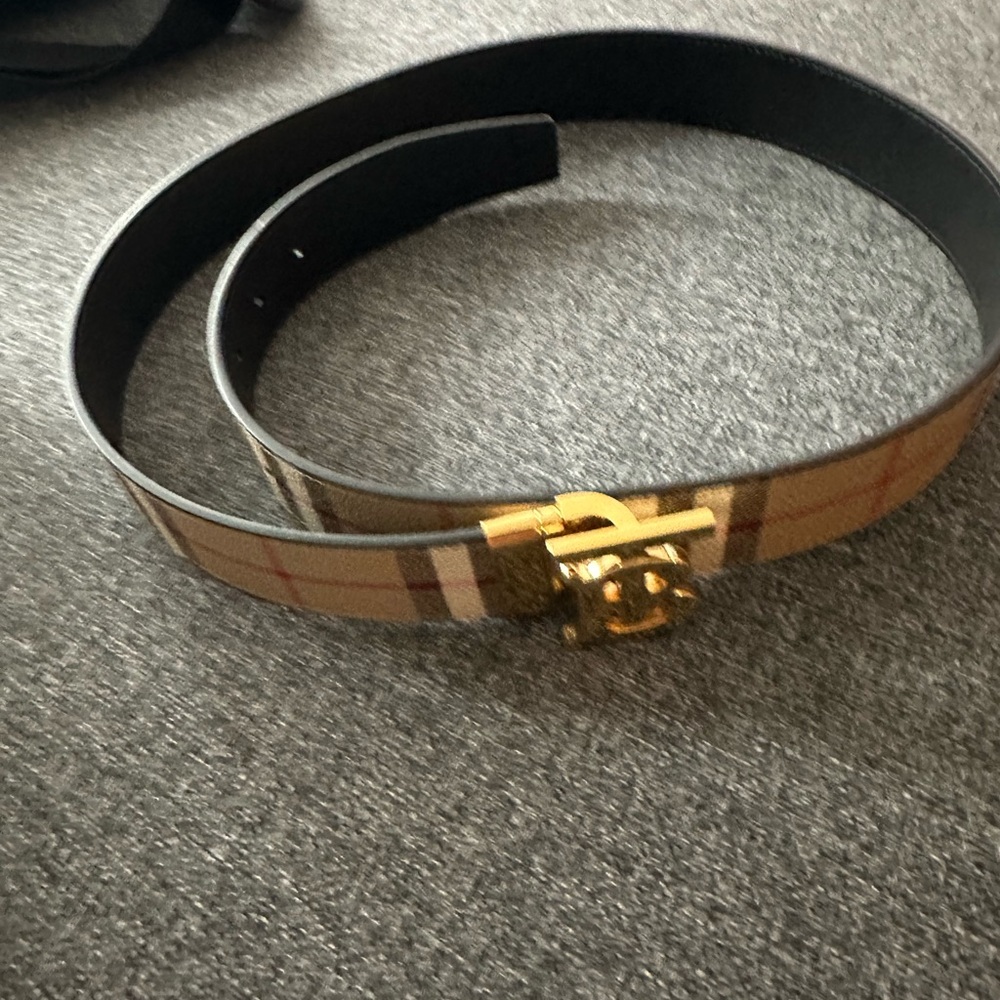 Burberry Thin Reversible Belt - image 4